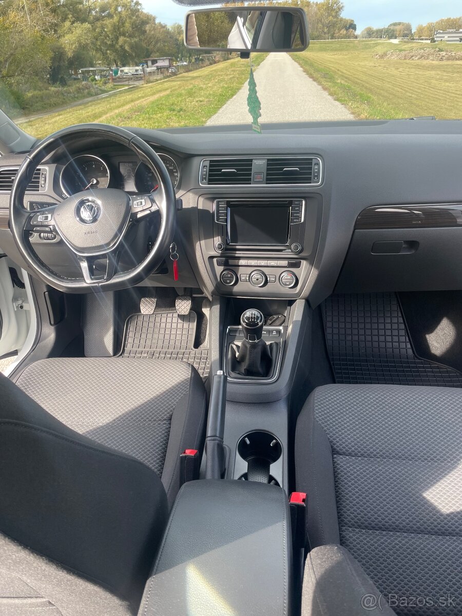 Volkswagen Jetta 1.2 TSI Business - 12