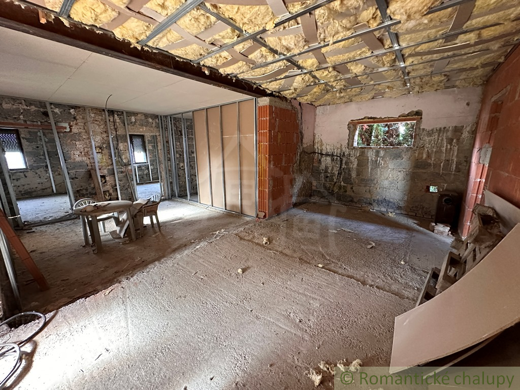 Znížená cena Rozostavaný rodinný dom v kľudnej uličke v - 12