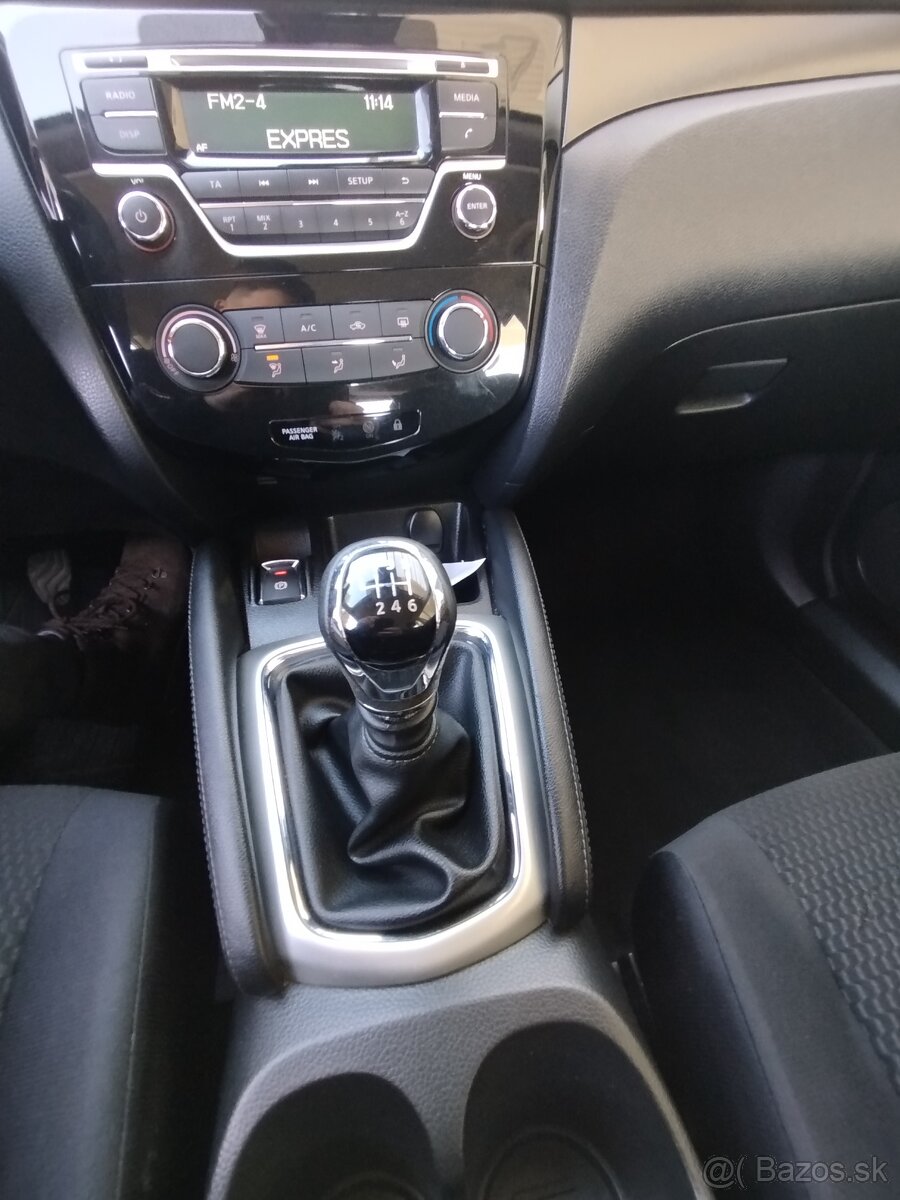 Nissan Qashqai 1,2 DIG-T benzín - 12