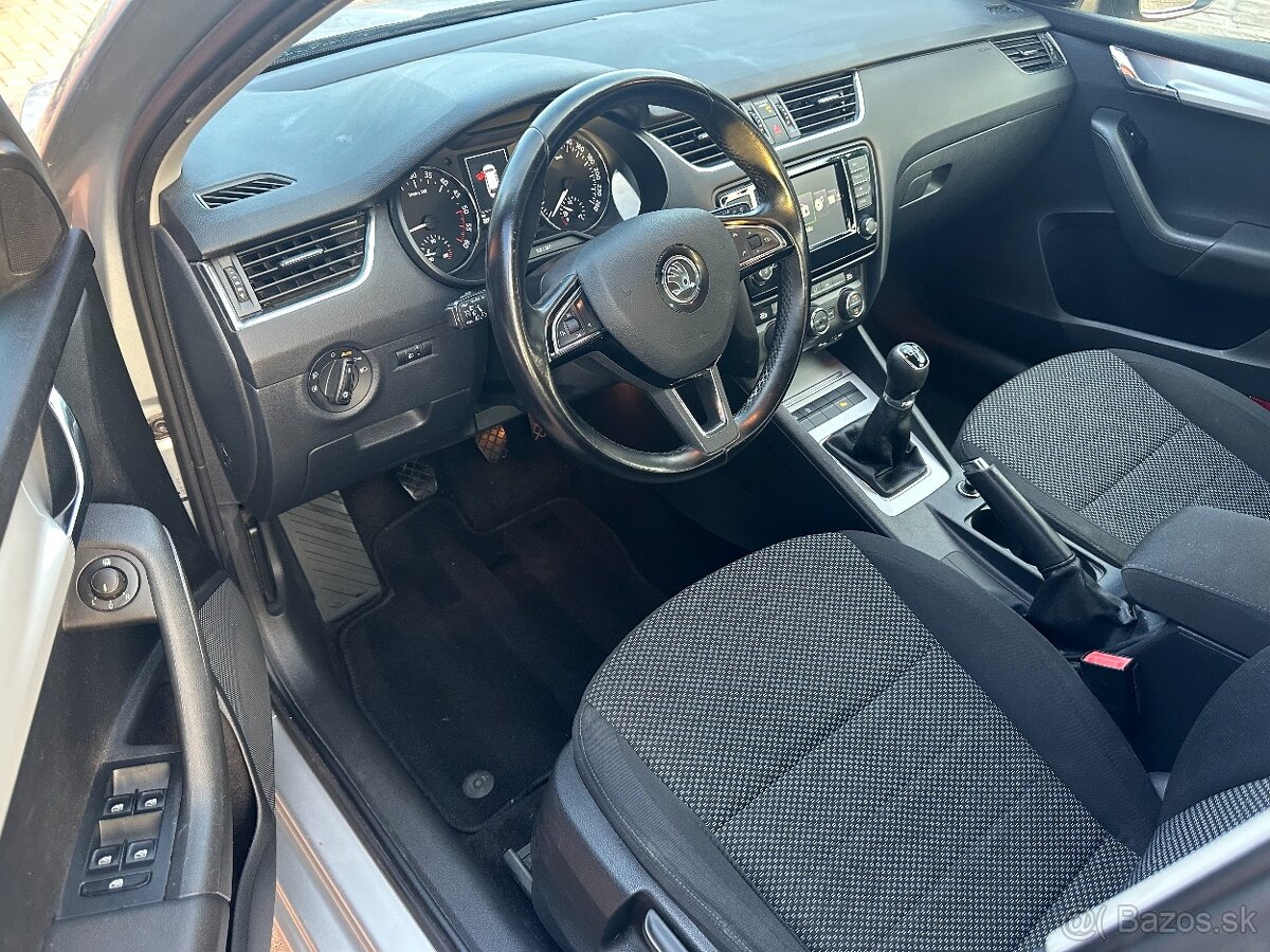 2016 Skoda Octavia Combi - 12