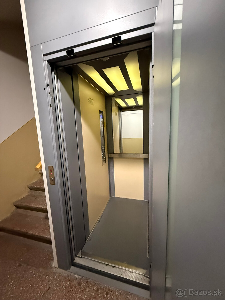 Veľký 2-izbový byt na prenájom - 12