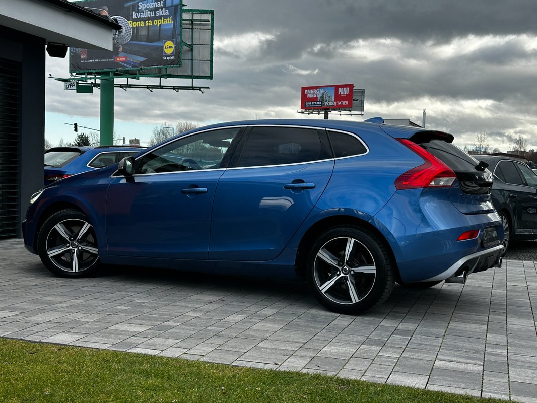 Volvo V40 R-Design D3 2.0 150k A/T - 12