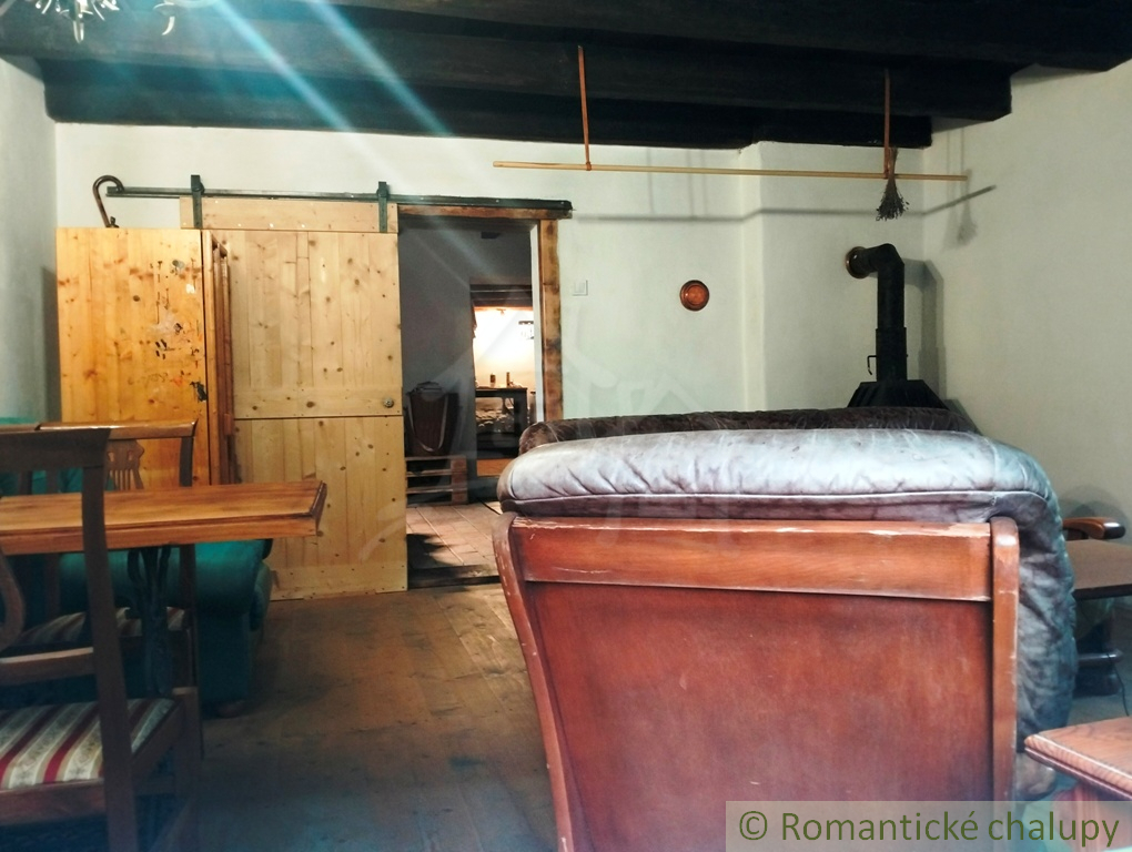 Vidiecka dvojpodlažná chalupa v katastri obce Lubina na pr - 12