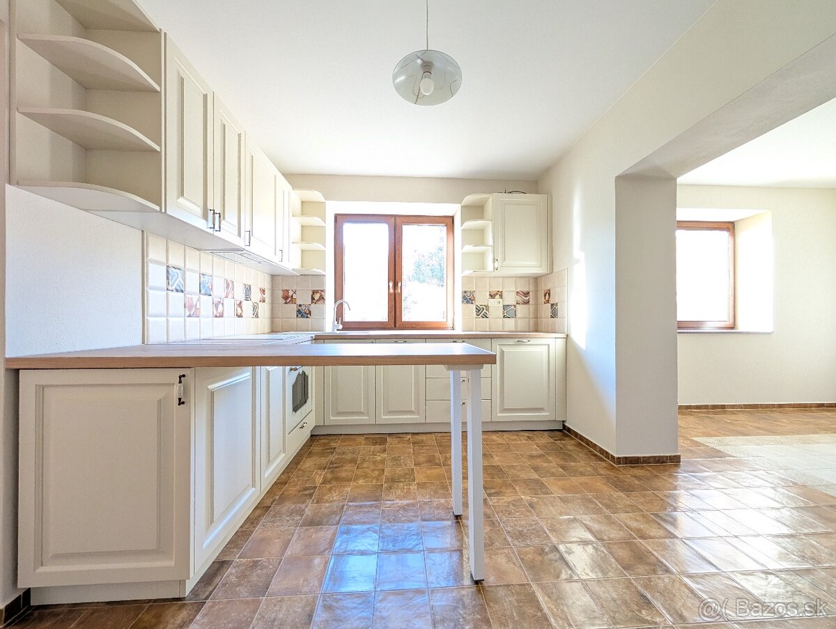 Rodinný dom so záhradou - 12