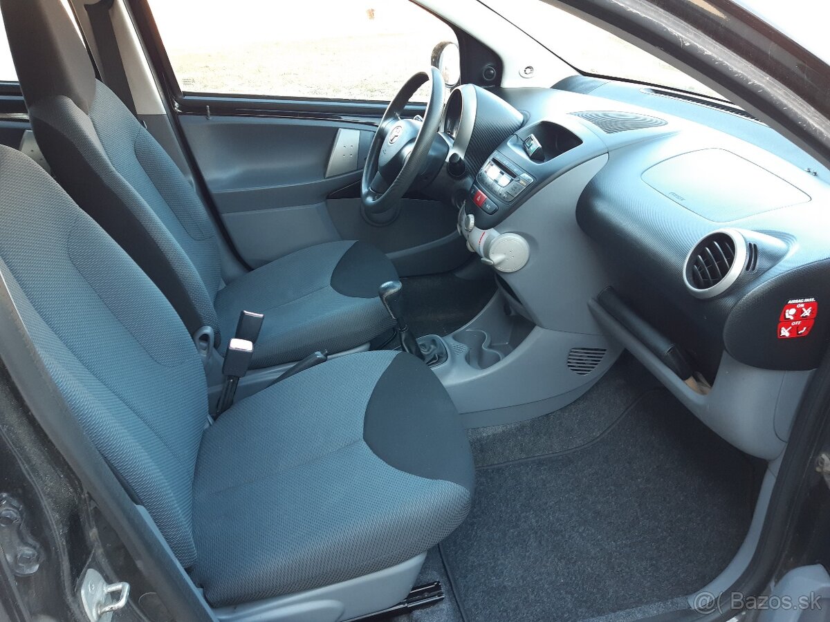 Toyota Aygo 1.0 VVT-i Cool Plus MMT - 12