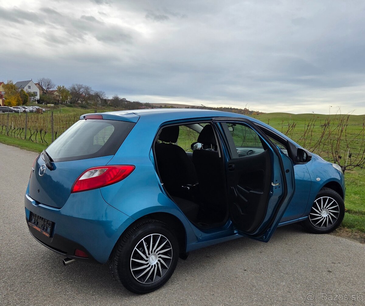 Mazda 2 1.3 16V 55KW/75 koní R.V.08/2012 - 12