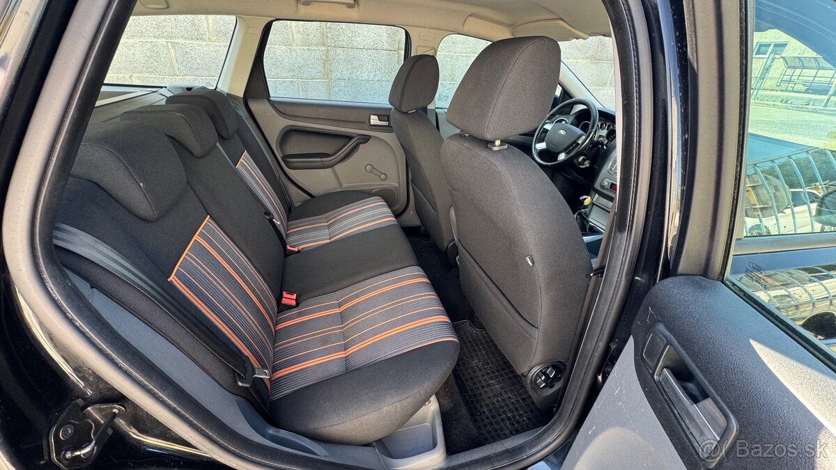 Ford Focus Kombi 1.6 16V Duratec Trend - 12