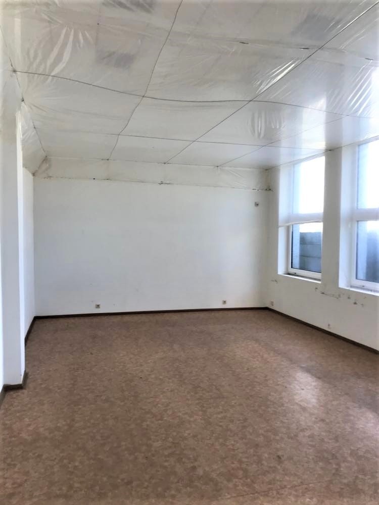 PREDAJ - skladový priestor vhodný na výrobu, skladovanie - 12