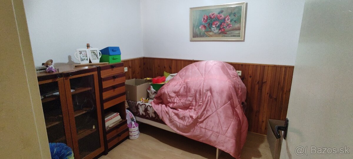 Rodinný dom zrekonštruovaný v obci Skýcov - 12