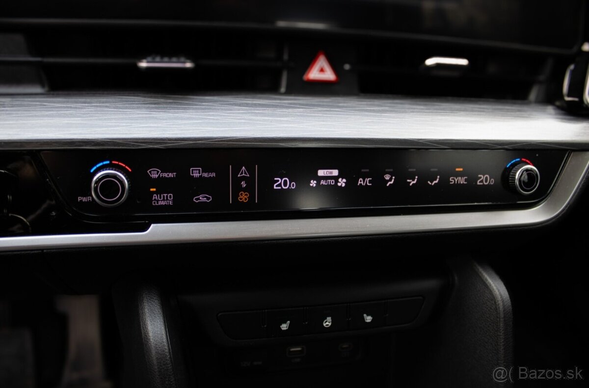 Kia Sportage 100% stav, servisované - 12