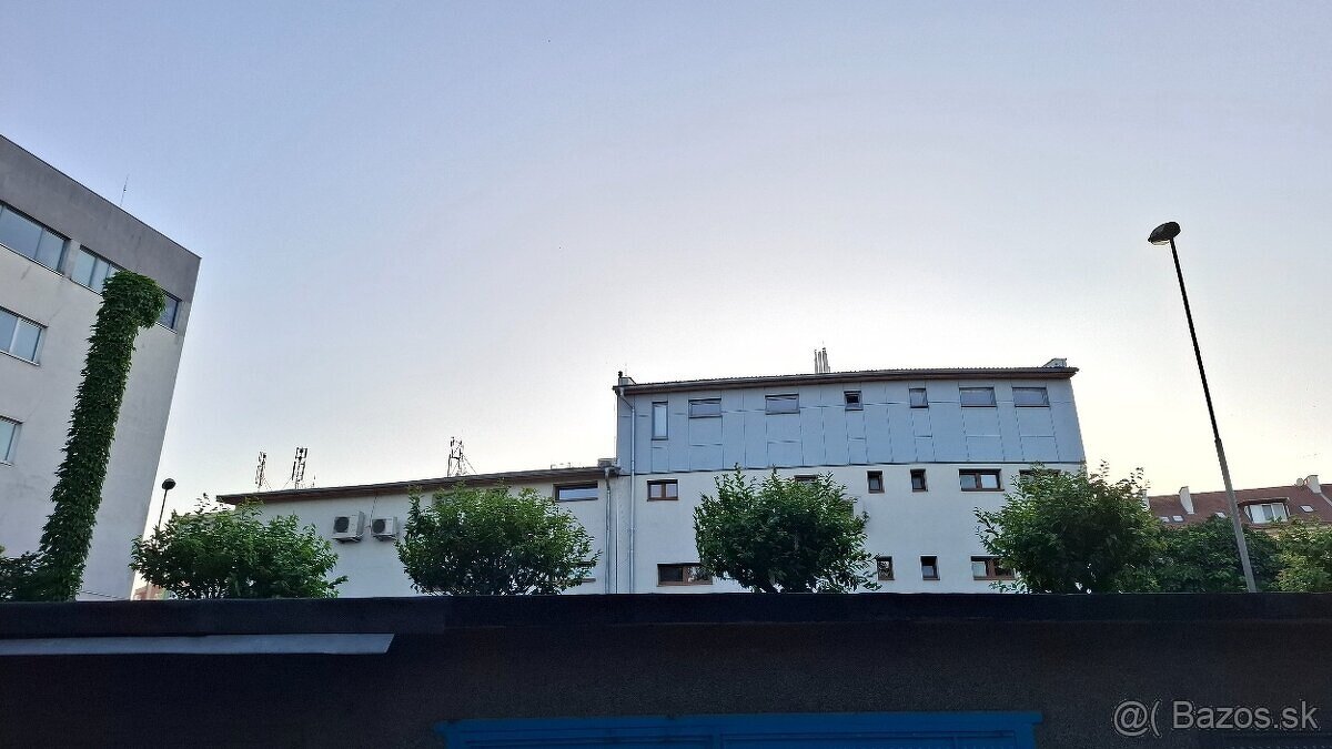 Prenajmem suchú peknú veľkú garáž KE Juh Krivá ul. po rekonš - 12