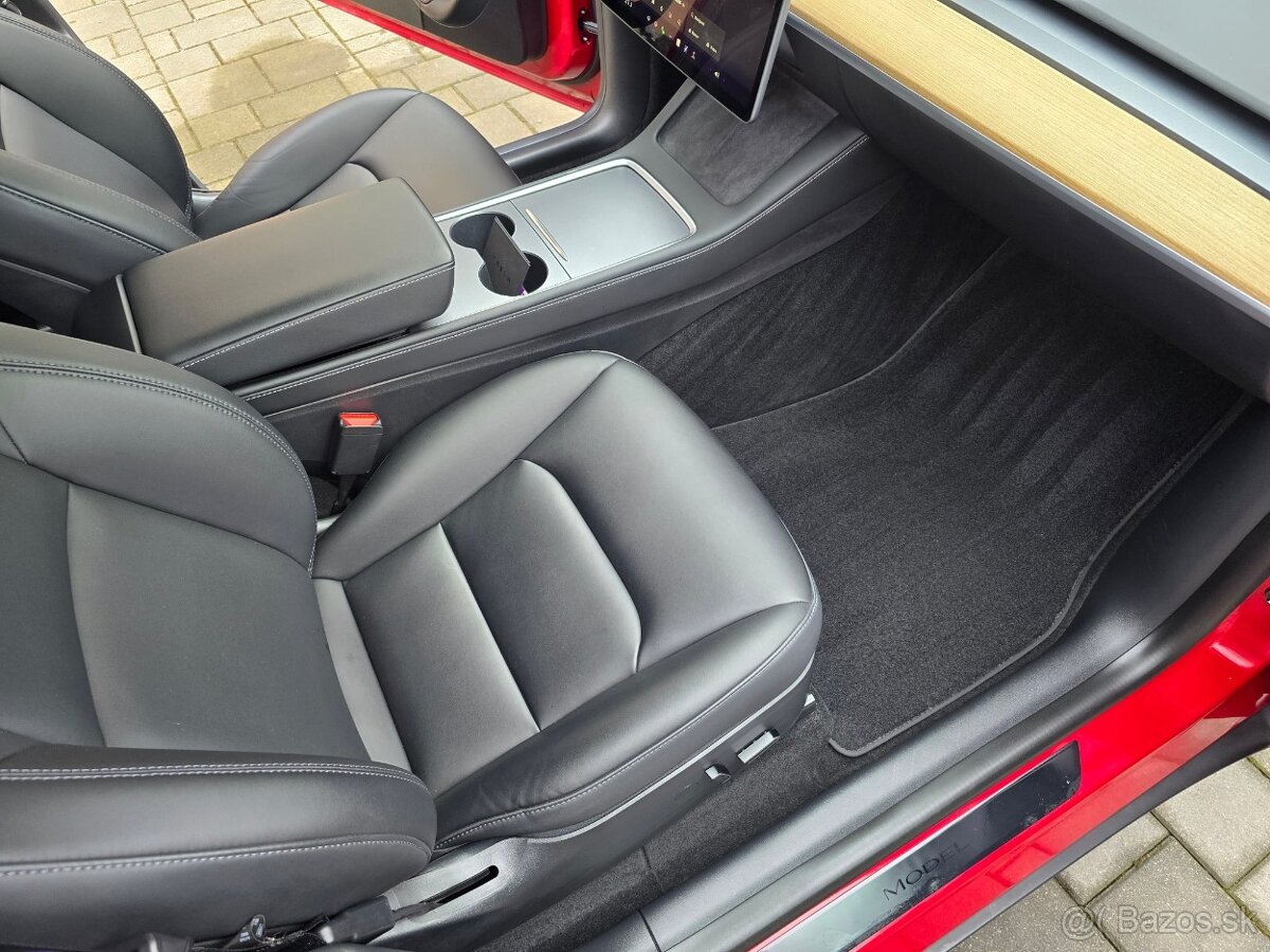 Tesla Model Y Premium Long Range AWD 514PS Fabrická Záruka - 12