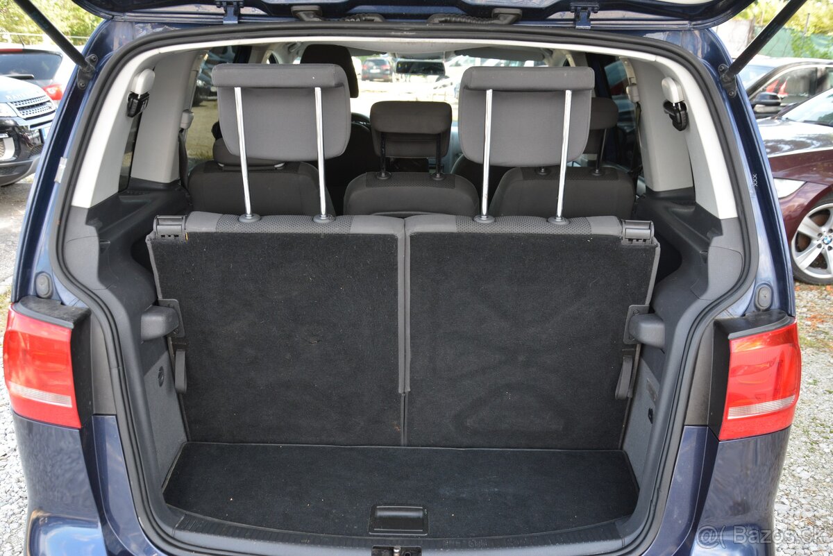 Volkswagen Touran 1.60 TDi 7 Miest - 12