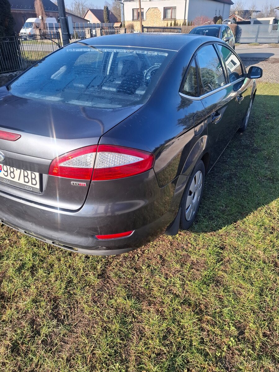 Predám Ford Mondeo sedan 2.0 Tdci 103 kW DPF - 12