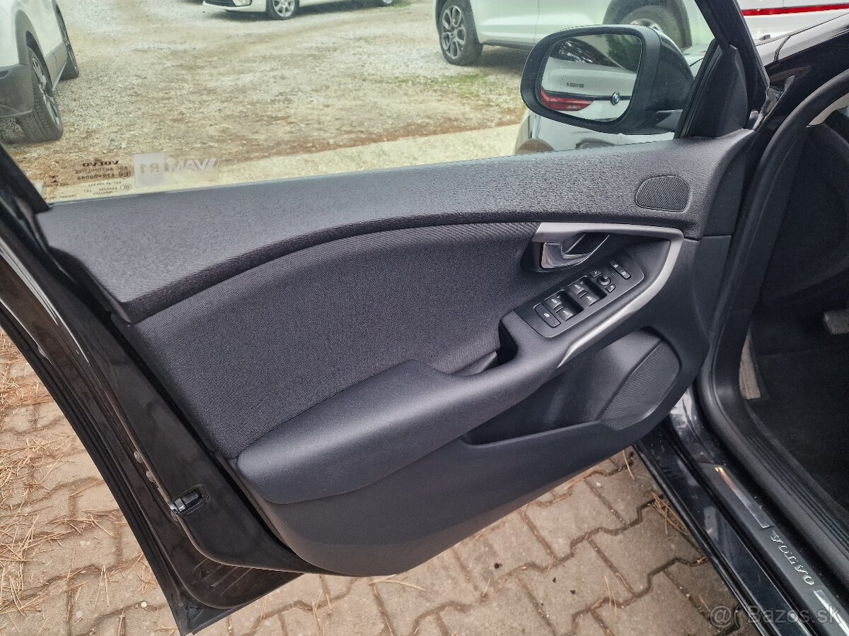 Volvo V40 D2 2.0L 120k Geartronic Momentum (diesel) - 12