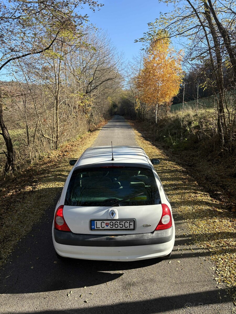 Renault Clio 1.4 16v - 12