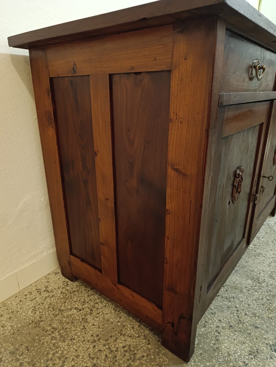Starožitná komoda, nábytek z masívu, Nábytek s příběhem - 12