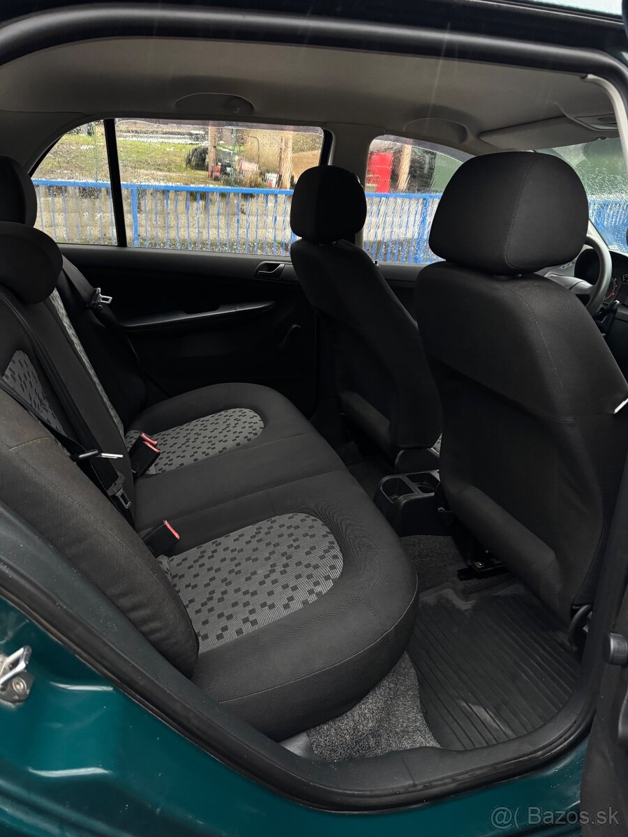 Škoda Fabia 1.2 HTP 2006 40kW benzín - 12