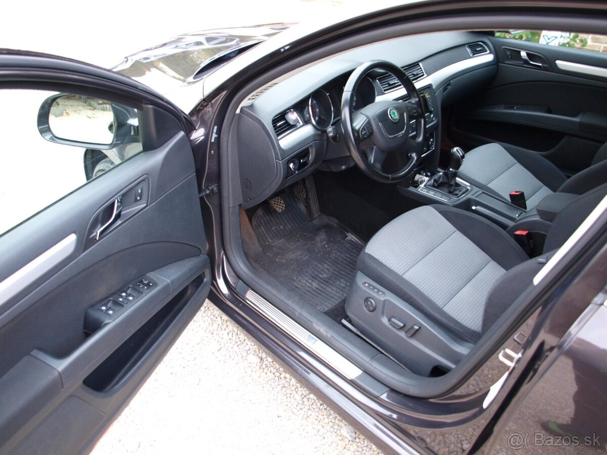 Škoda Superb Combi 1.4 TSI Elegance - 12