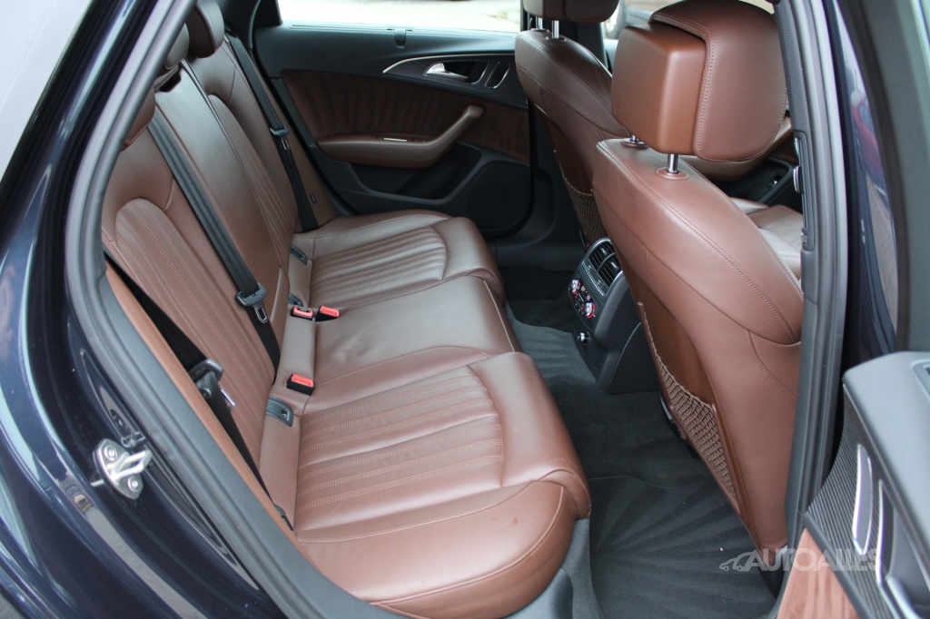 Audi A6 Avant 3,0 TDi DSG 160 kW QUATTRO, odpočet DPH - 12