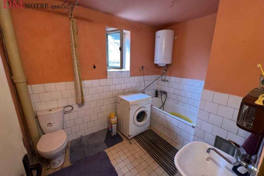 Šesťizbový rodinný dom s priestranným pozemkom - Breznička. - 12