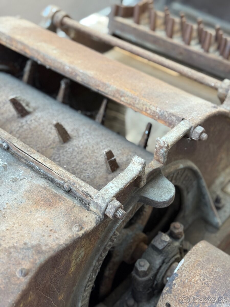 Predam starožitnu mlaťačku obilia - 12