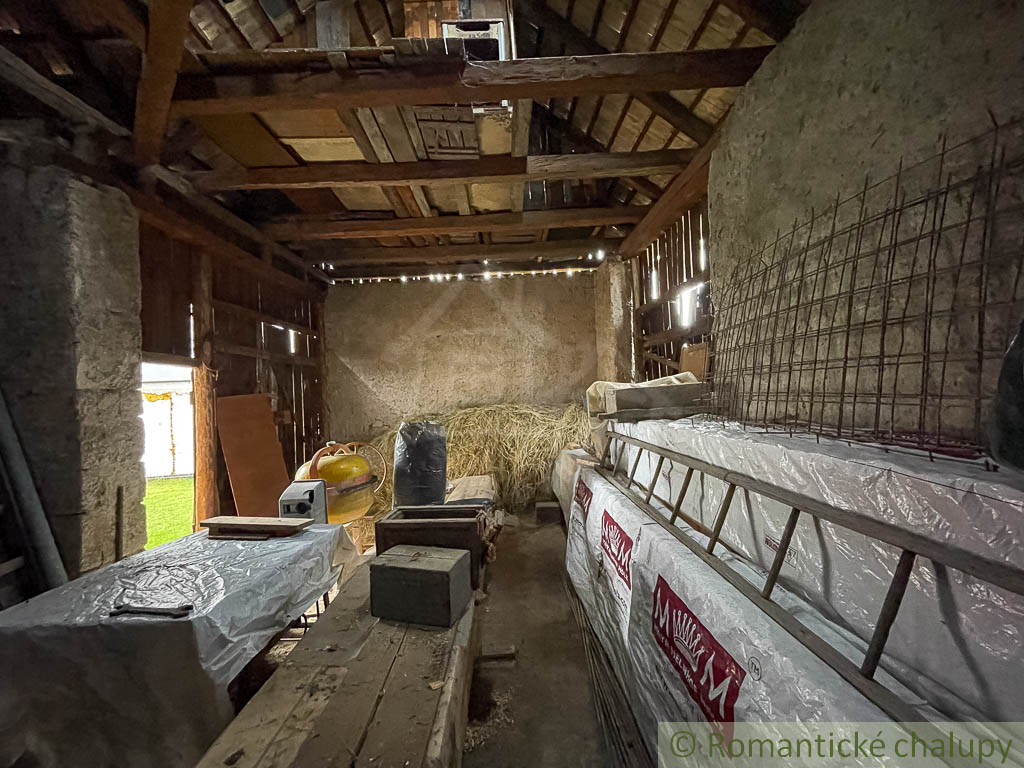 Rodinný dom / chalupa s veľkou záhradou v tichej obci Horn - 12