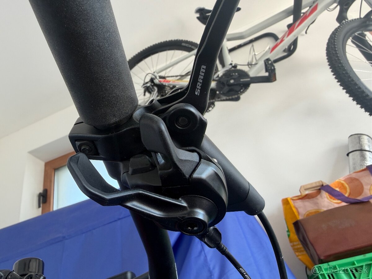 Crussis e-Largo 9.7 (2022) – 29”, top stav - 12