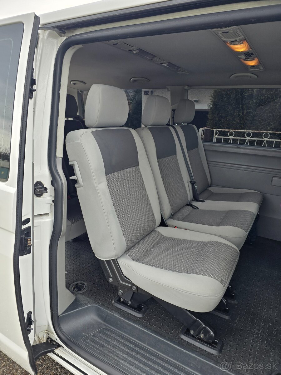 Volkswagen Caravelle 2,0TDi - 12