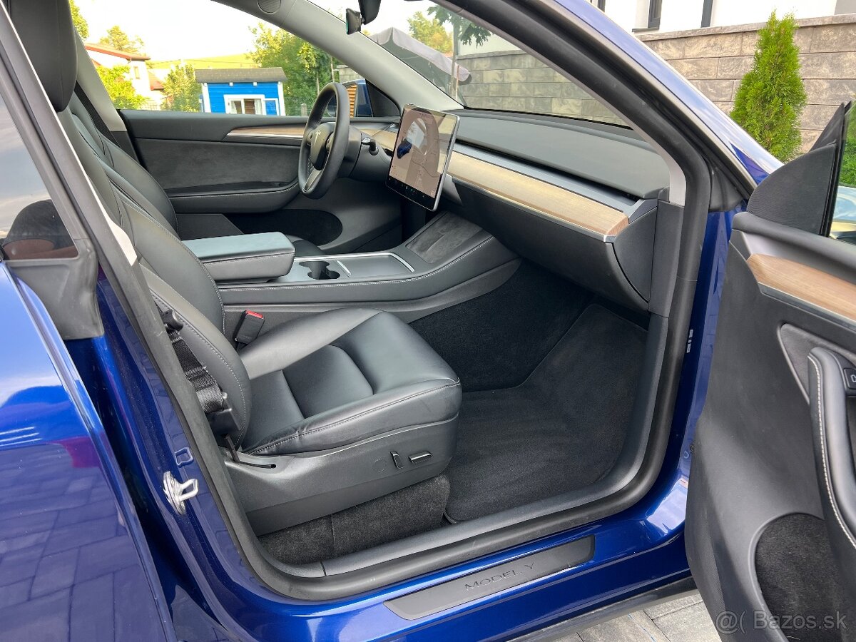 Tesla Model Y Dual Motor Long Range - 12