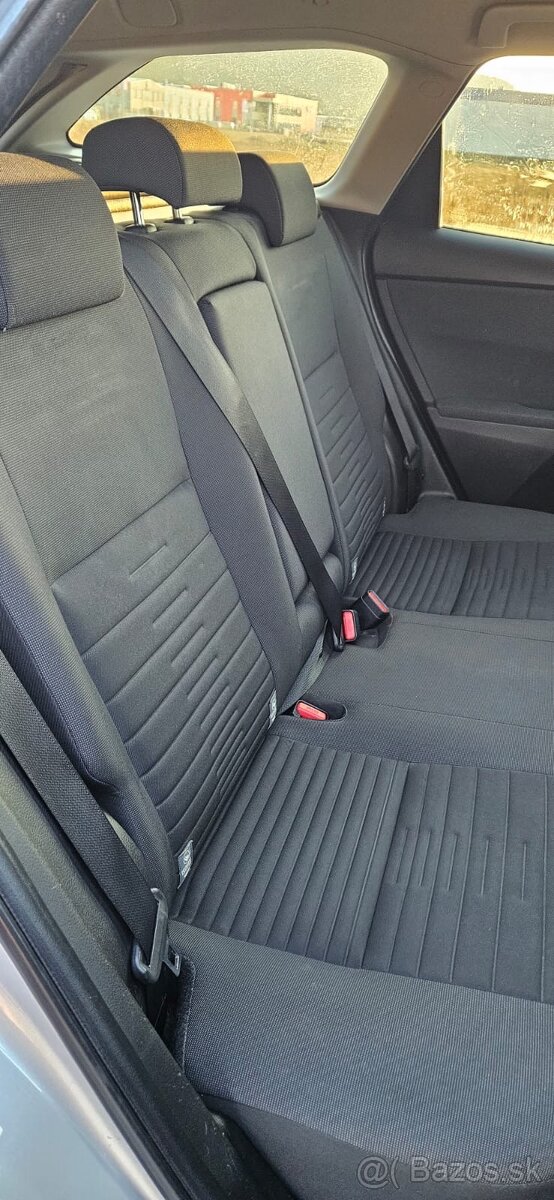 Toyota Auris (facelift model) - 12