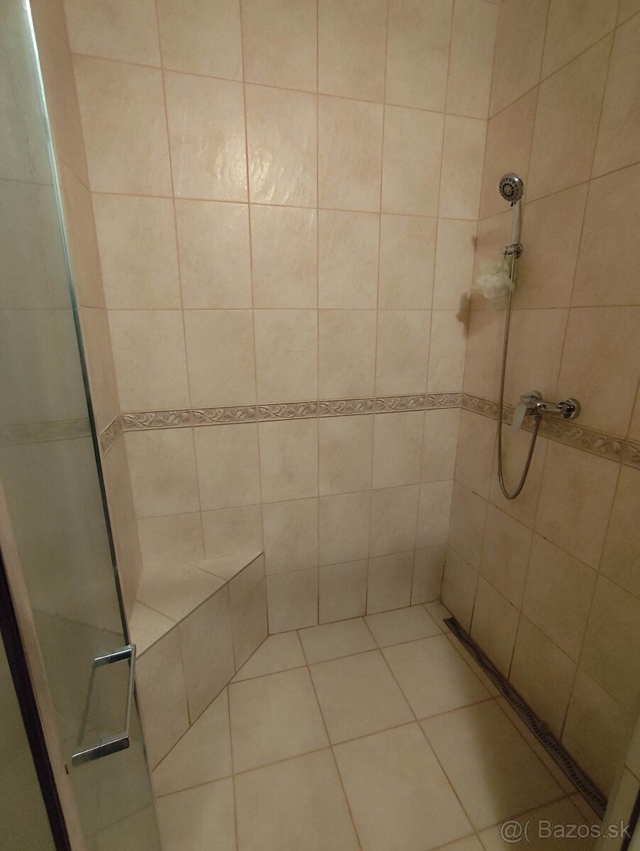 Veľký rodinný dom Bánovce nad Bebravou - Dolné Ozorovce - 12