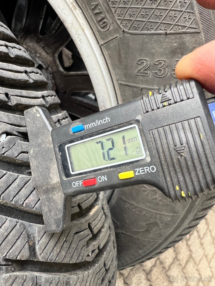 5x108 R17 235/55 R17 - 12