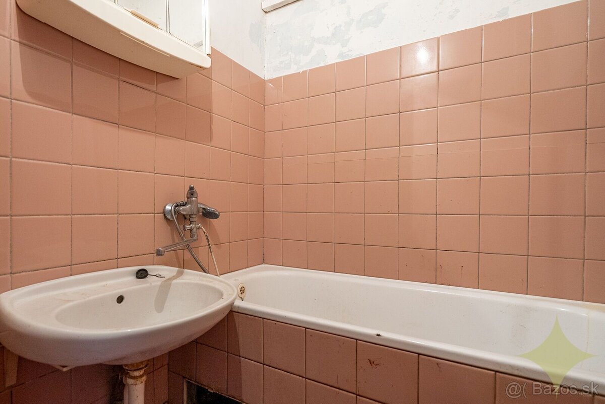 REZERVOVANÉ - Zvýhodnená cena Exkluzívne na predaj 4izbový - 12