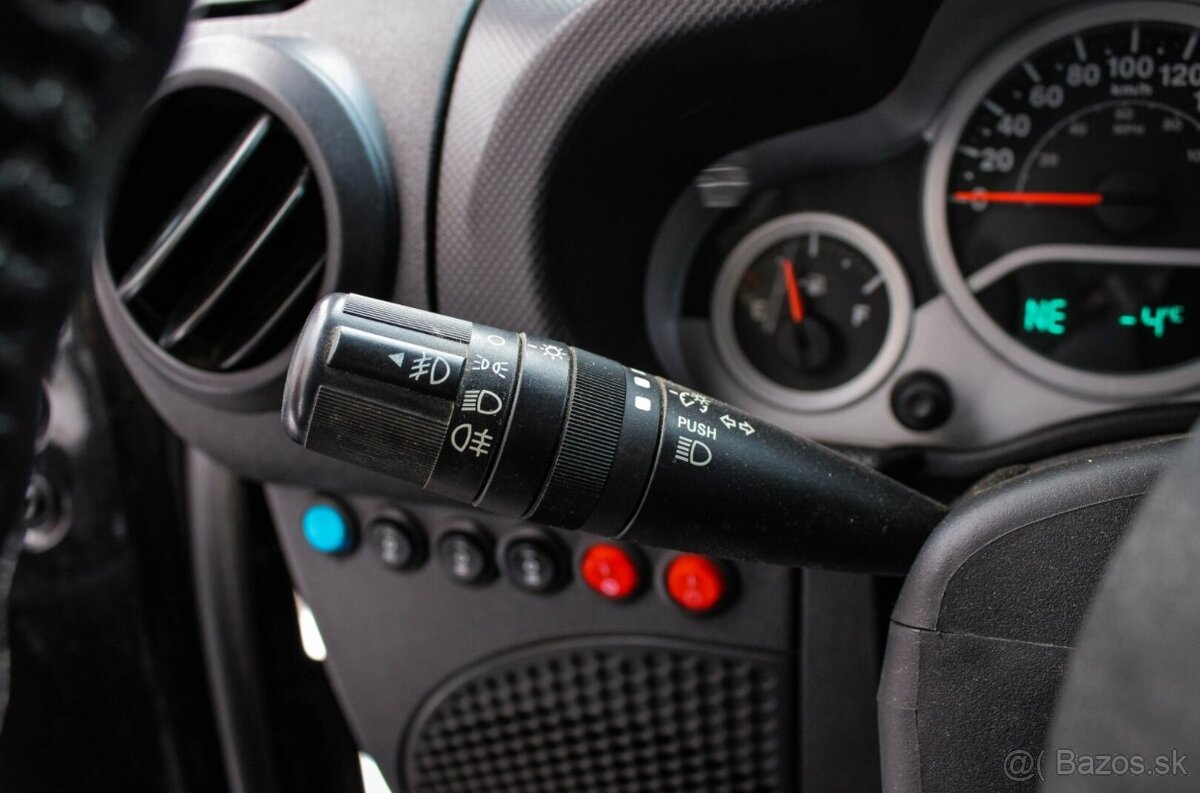 Jeep Wrangler 2.8 CRD Sport A/T - 12