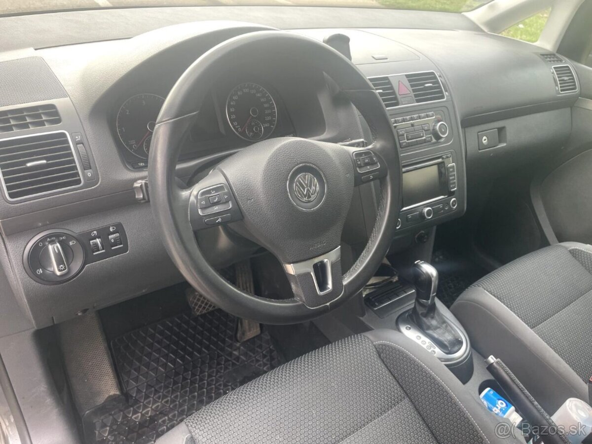 Volkswagen Touran 2.0 TDI - 12