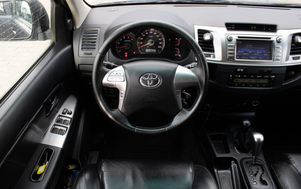 Toyota Hilux z roku 2014 - 12