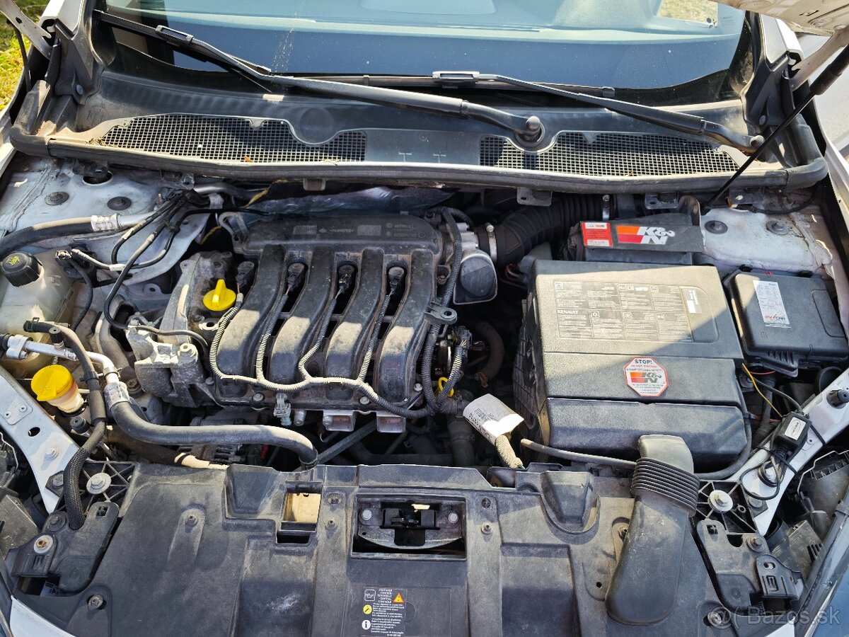 Mégane 1.6 16V Advantage - 12