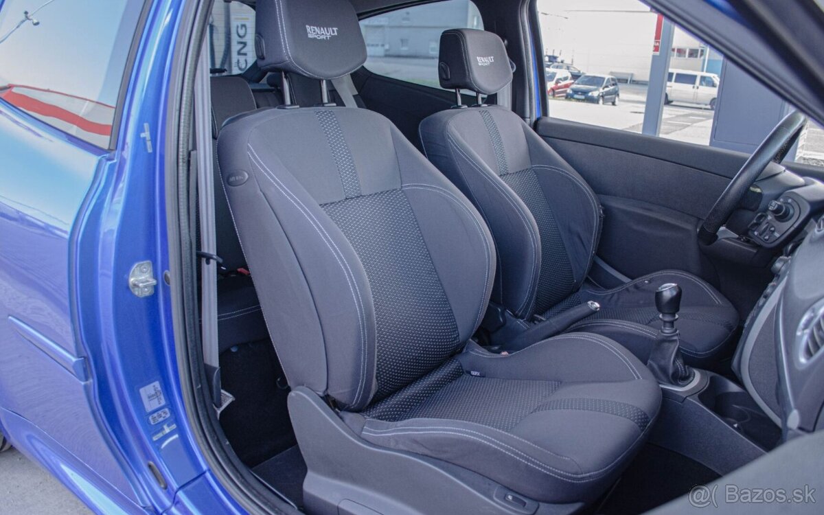 Renault Clio RS 2.0i 16V - 12