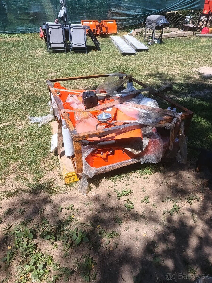 Poľnohospodárska technika kosačka mulčovač pluh špalikovač - 12