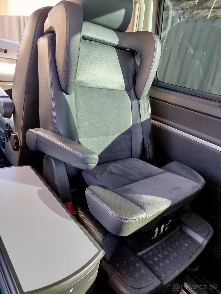 Volkswagen Multivan T5 - 12