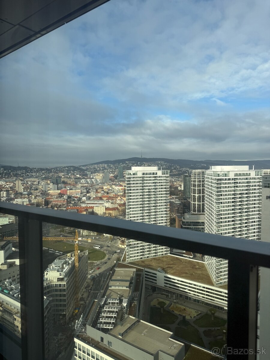 Luxusný 2-izbový byt v EUROVEA TOWER (60 m²) + loggia + park - 12