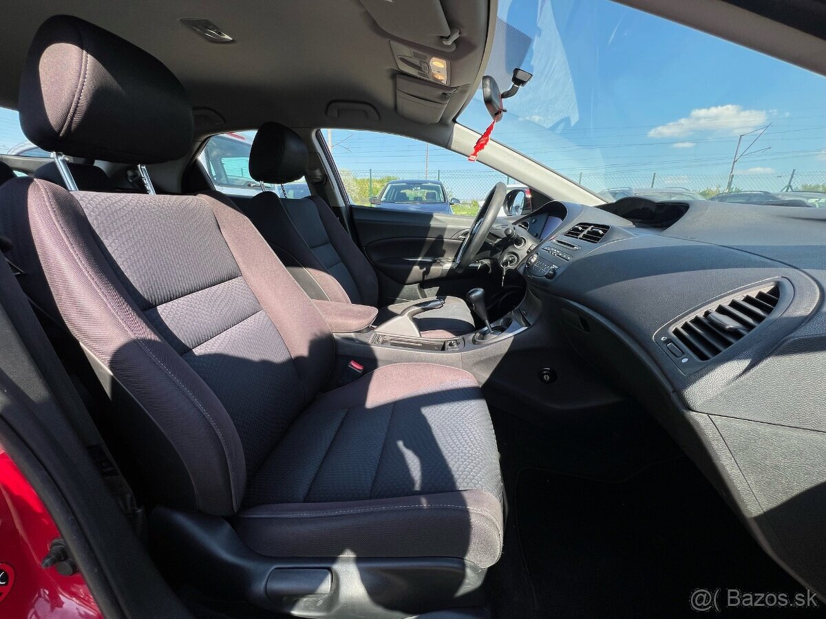 Honda Civic 1.4 VTI benzin, 73kW, MT/6, rok:08.2009. - 12