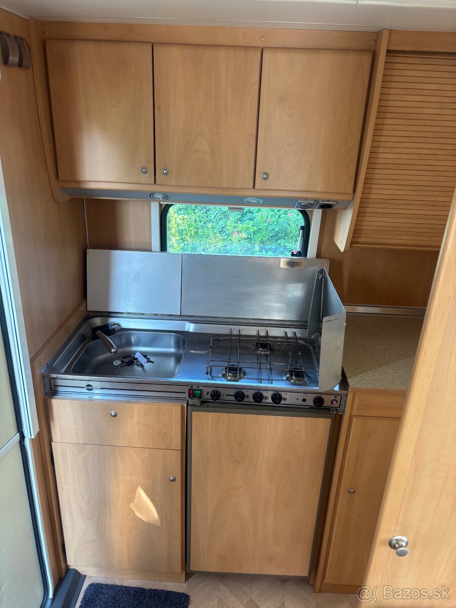 Predám karavan Burstner 460 -bojler-sprcha-predstan r.v.2001 - 12