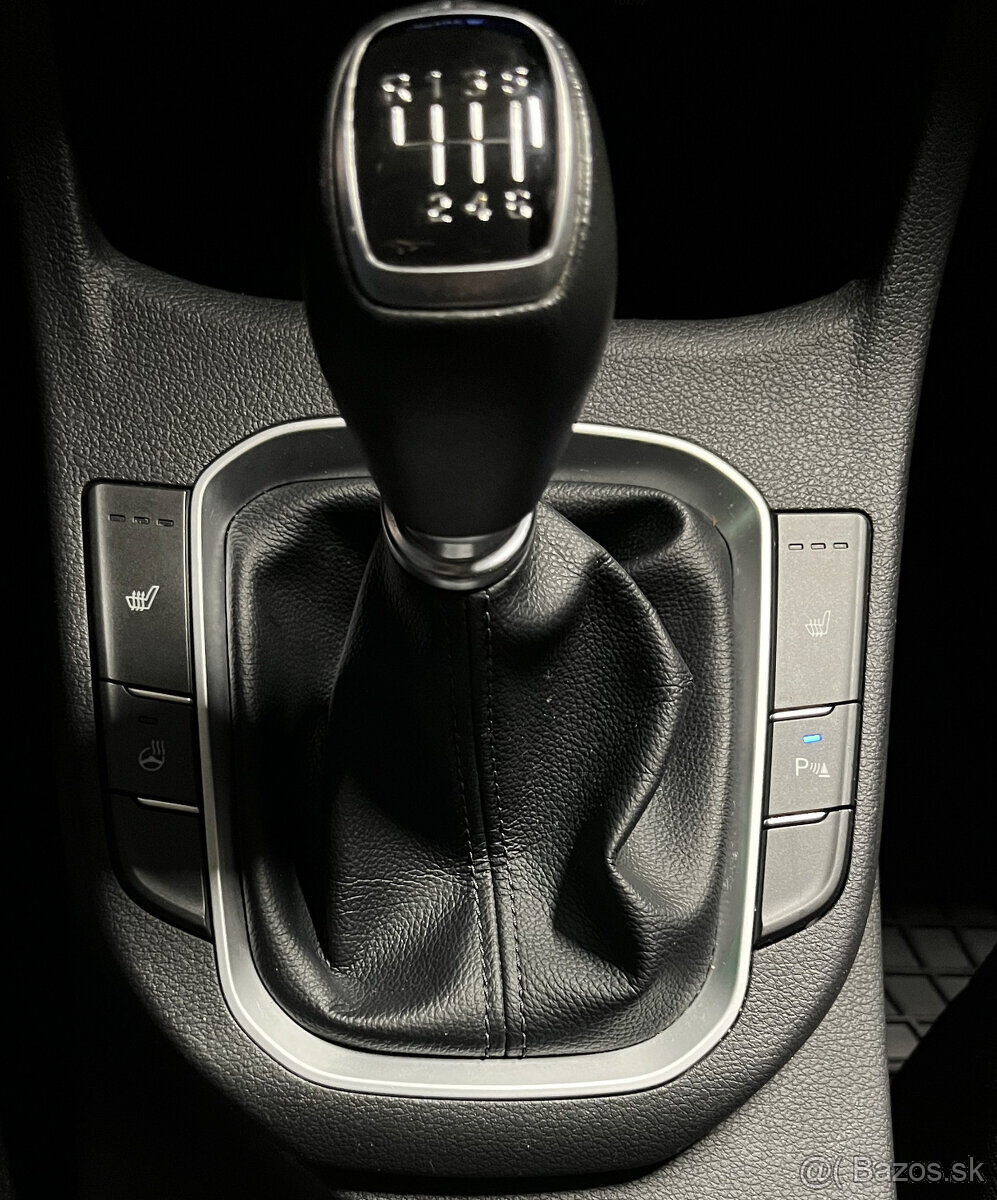 Hyundai i30 1.5 DPi 1.majiteľ - 12