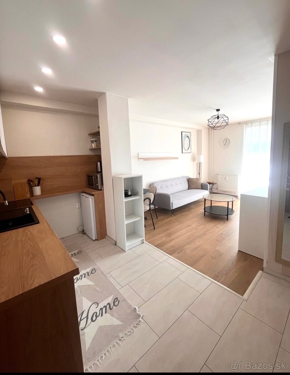 Krásny prerobený 1,5 izbový byt - 12