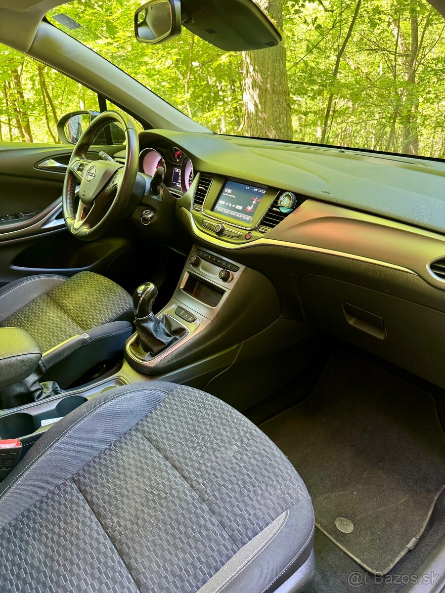 Opel astra sports tourer - 12