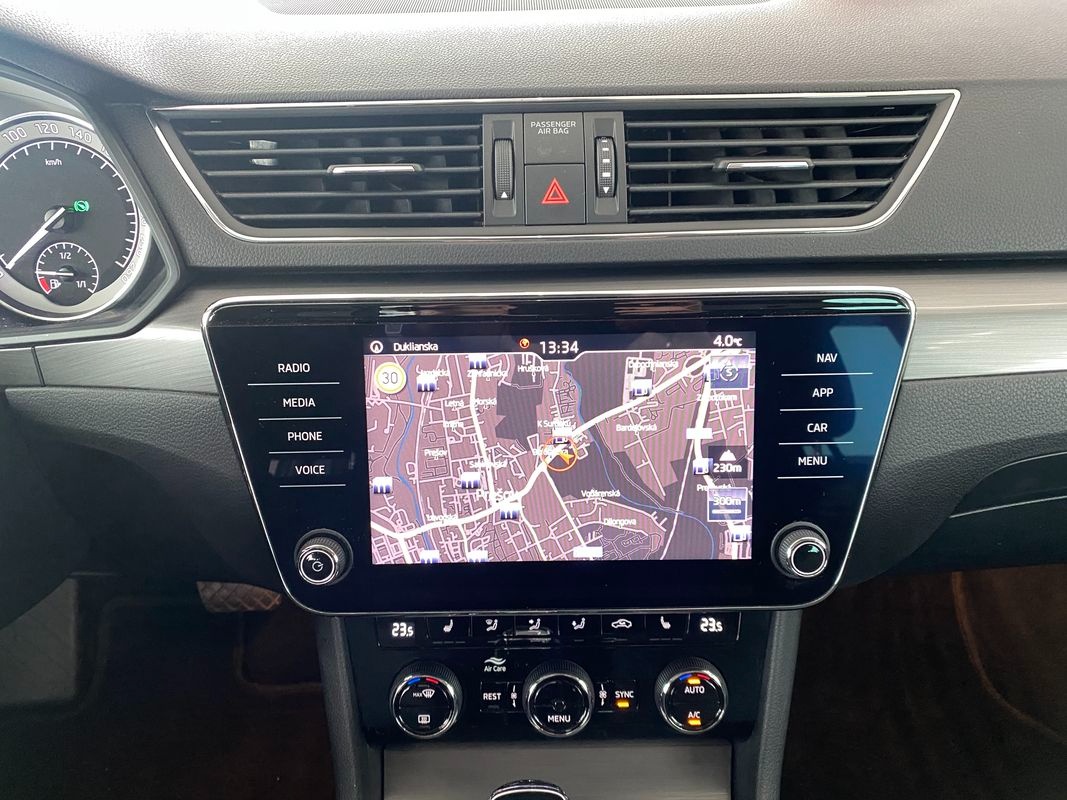 Škoda Superb Combi 2.0 TDI DSG Style 110kW - 12