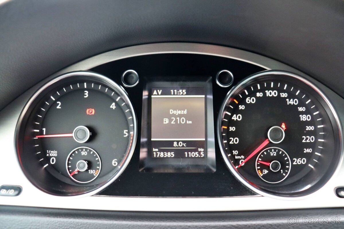 Volkswagen Passat Variant 2.0 TDI BMT Highline - 12