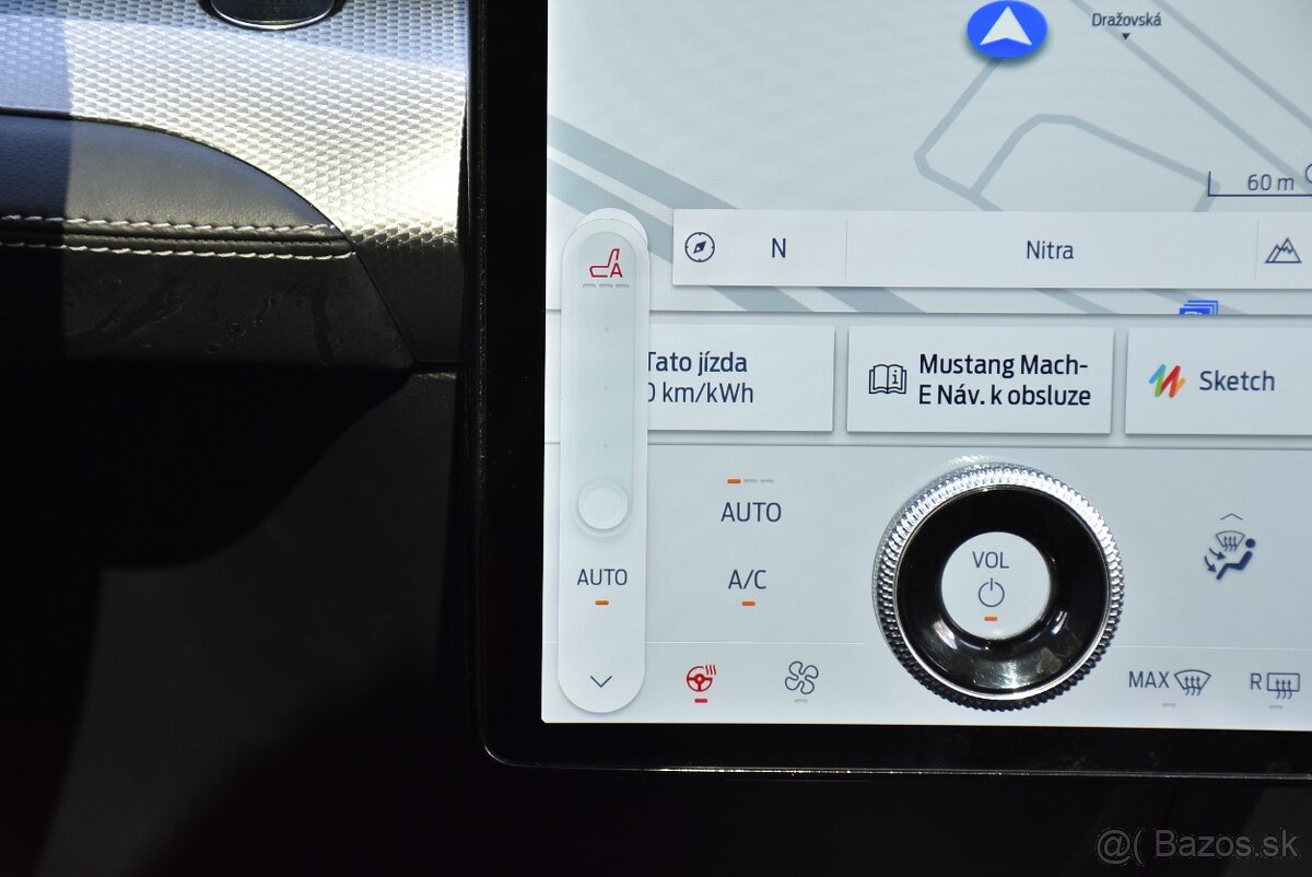 Ford Mustang Mach-E 98,7 kWh Extended_PANORAMA_2022 DPH - 12
